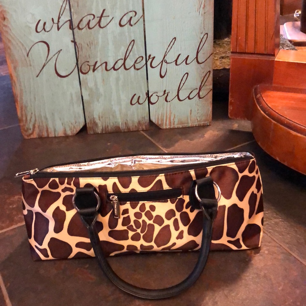 NWT Giraffe Print Insulated Wine Clutch